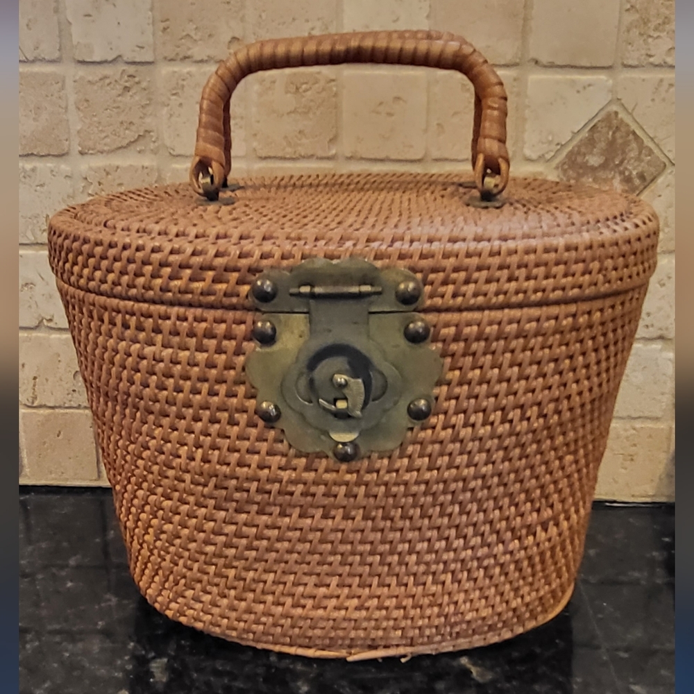 Vintage Basket Bucket Purse. Asian basket with Koi Fish Clasp